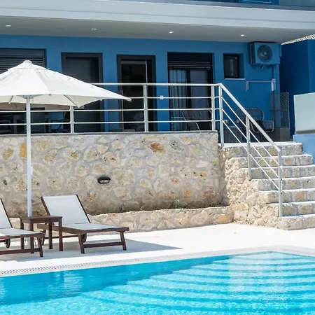 아파트 Alexa's & Elli's Swimming Pool *